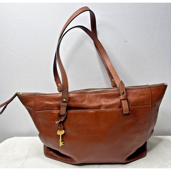 Fossil Brown Leather Zip-Top Tote Bag – Brass Key Charm Shoulder Purse - Picture 2 of 9